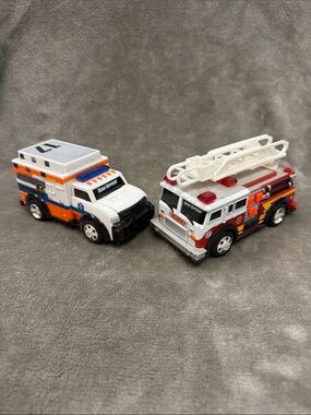 🚒 Road Rippers set Firetruck with Ladder & Ambulance Lights & Sounds B